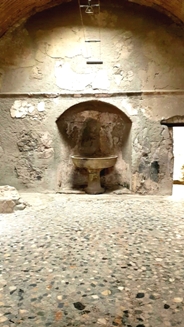 <b>The apodyterium in the public baths of Herculaneum ruins </b>
