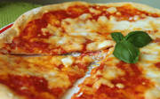 Pizza Margherita, typical dish of Naples