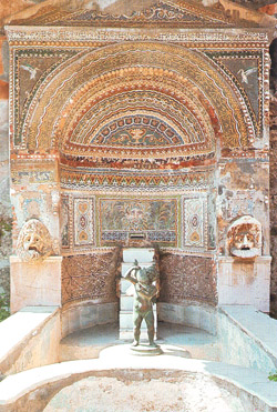 HOUSE OF THE LARGE FOUNTAIN - POMPEII