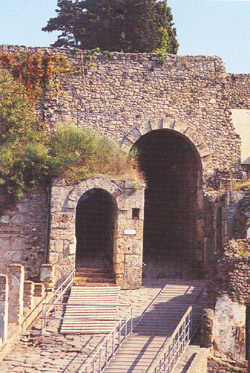 DEFENSIVE WALLS - POMPEII